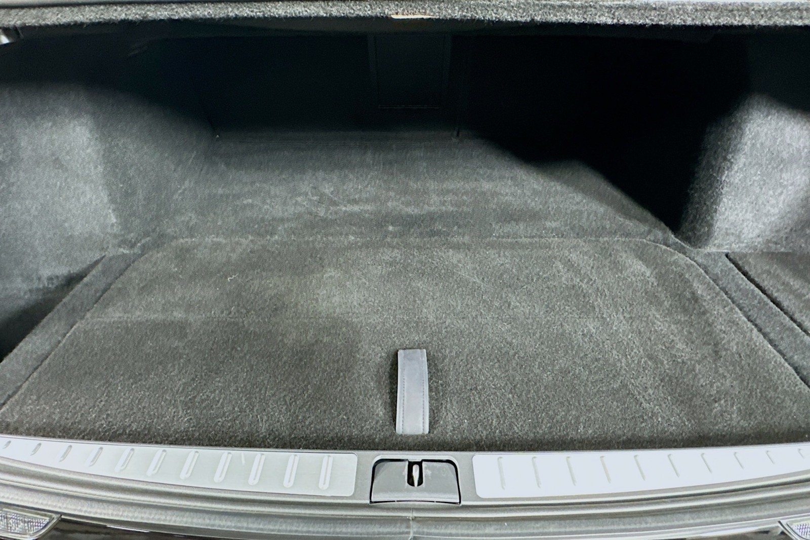 Used 2022 Infinite Black Lucid Grand Touring image 22