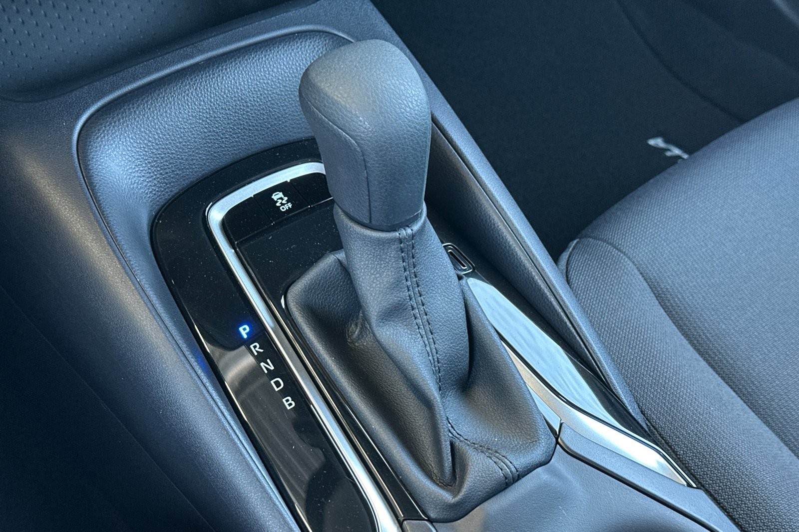2025 Toyota Corolla LE photo 18