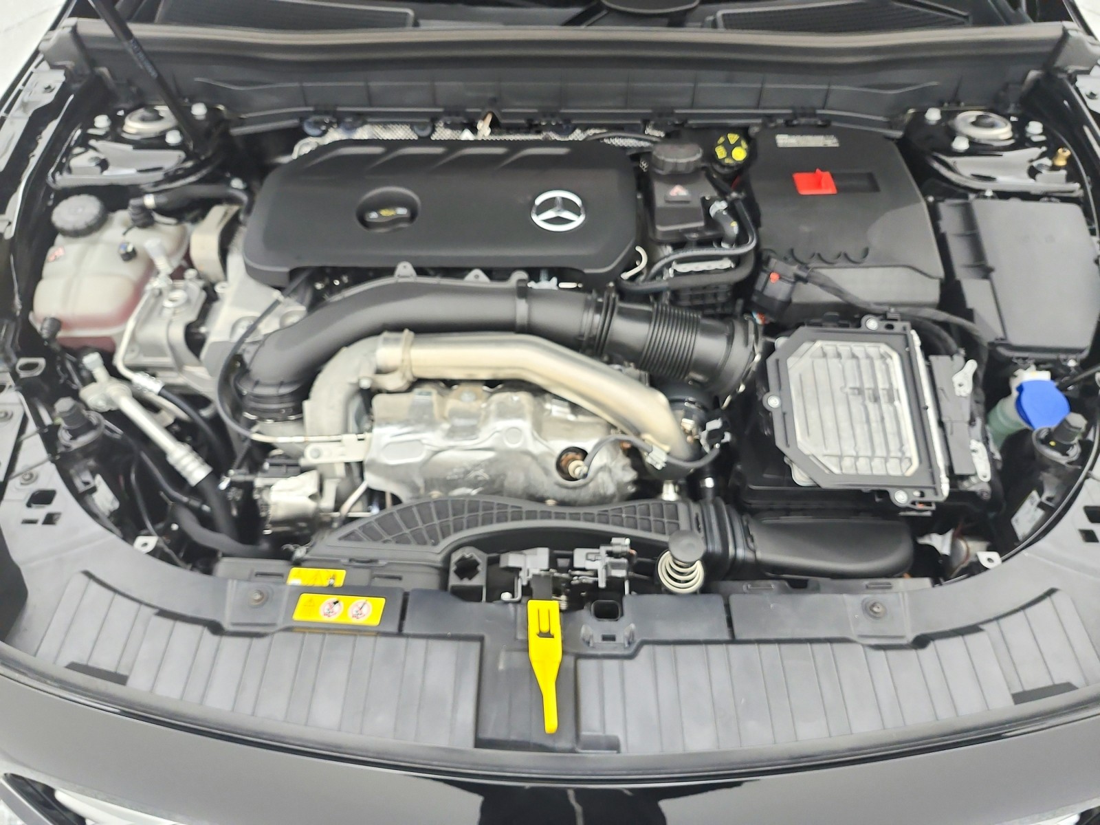 Certified Used 2025 Night Black Mercedes-Benz GLB 250 SUV image 18