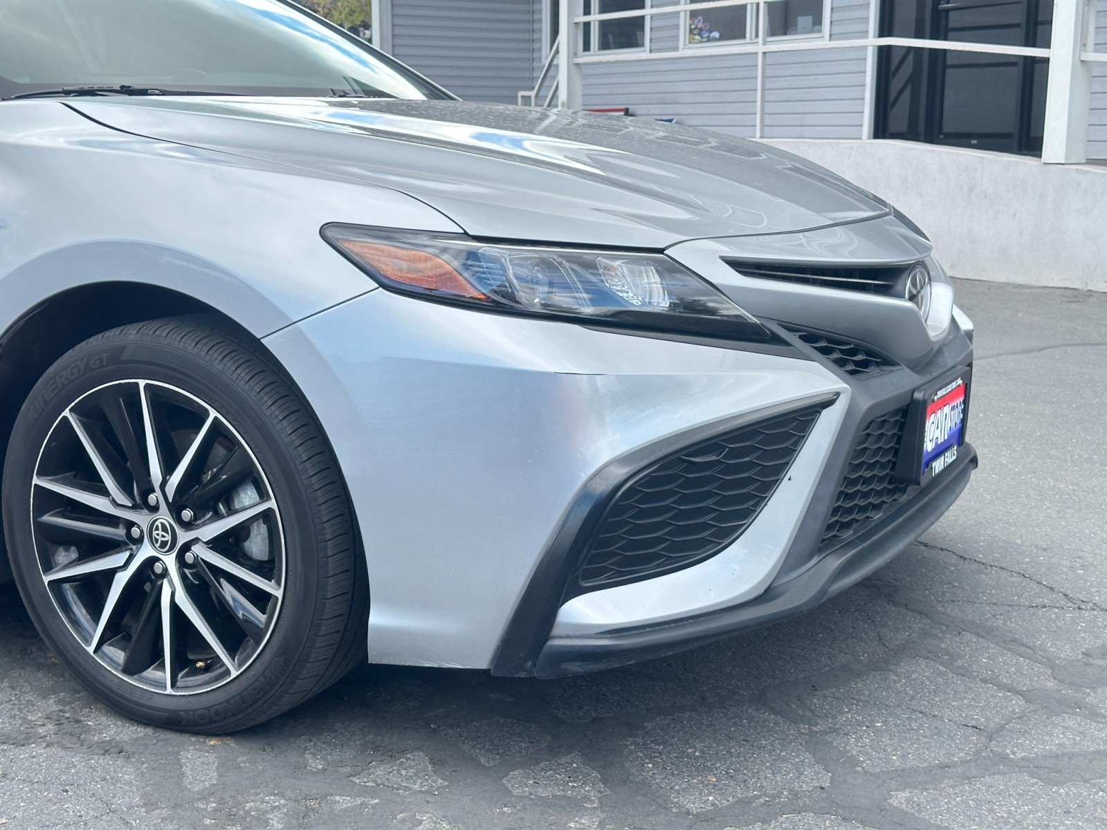 2022 Toyota Camry SE 3