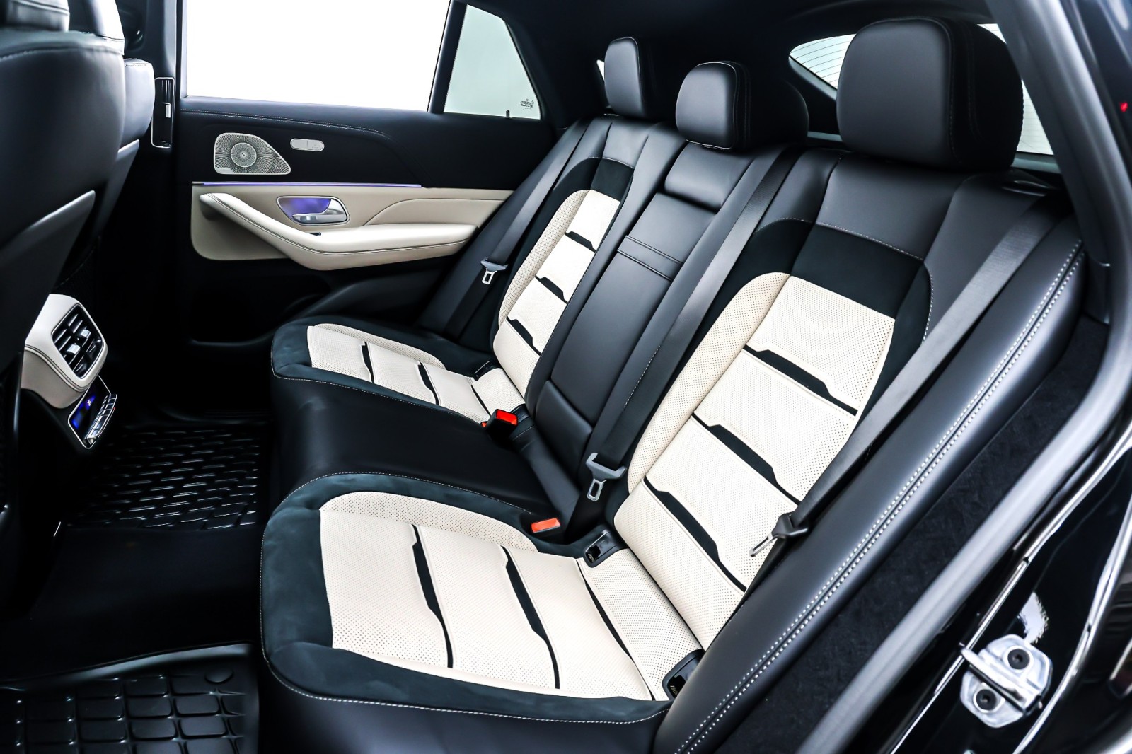 New 2026 Obsidian Black Metallic Mercedes-Benz AMG® GLE 53 image 8