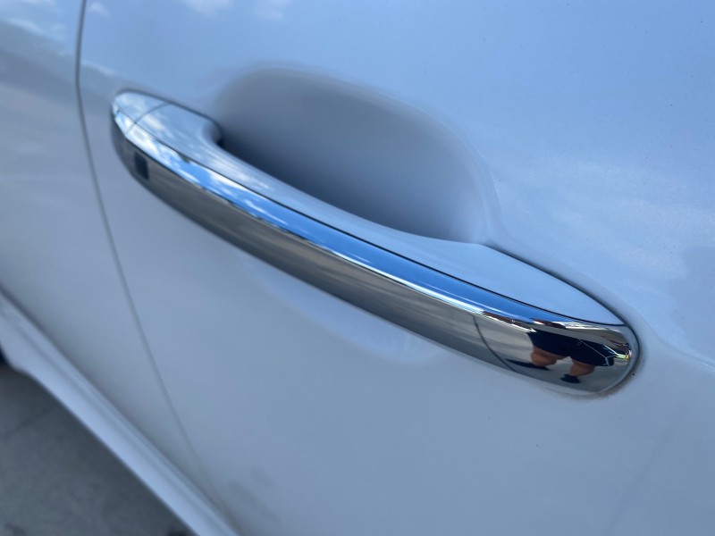 2013 Hyundai Genesis 3.8L LOW MILES 33,576 in , 