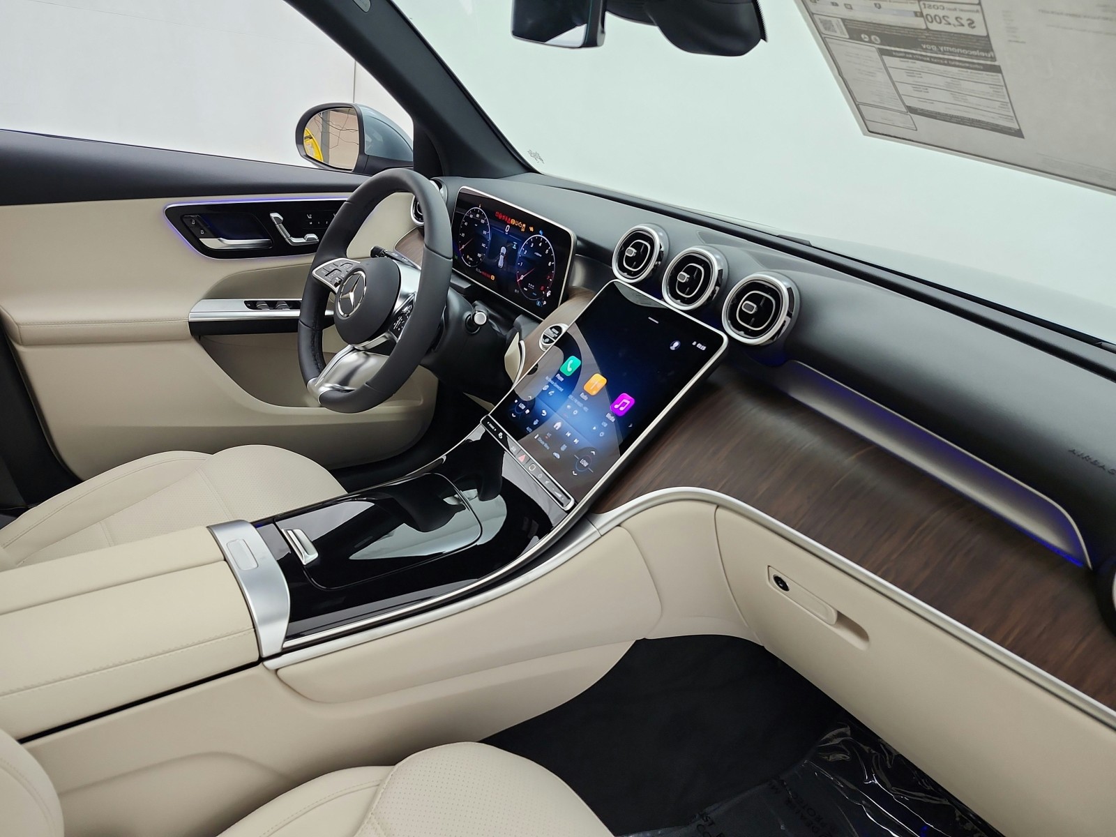 New 2027 Verde Silver Metallic Mercedes-Benz GLC 300 SUV image 14