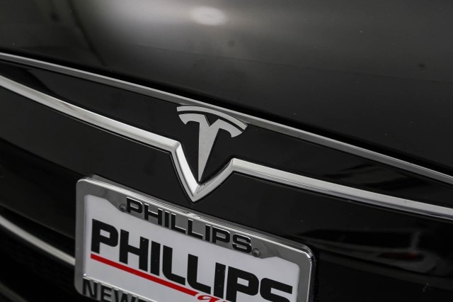 2016 Tesla Model S P90D 13