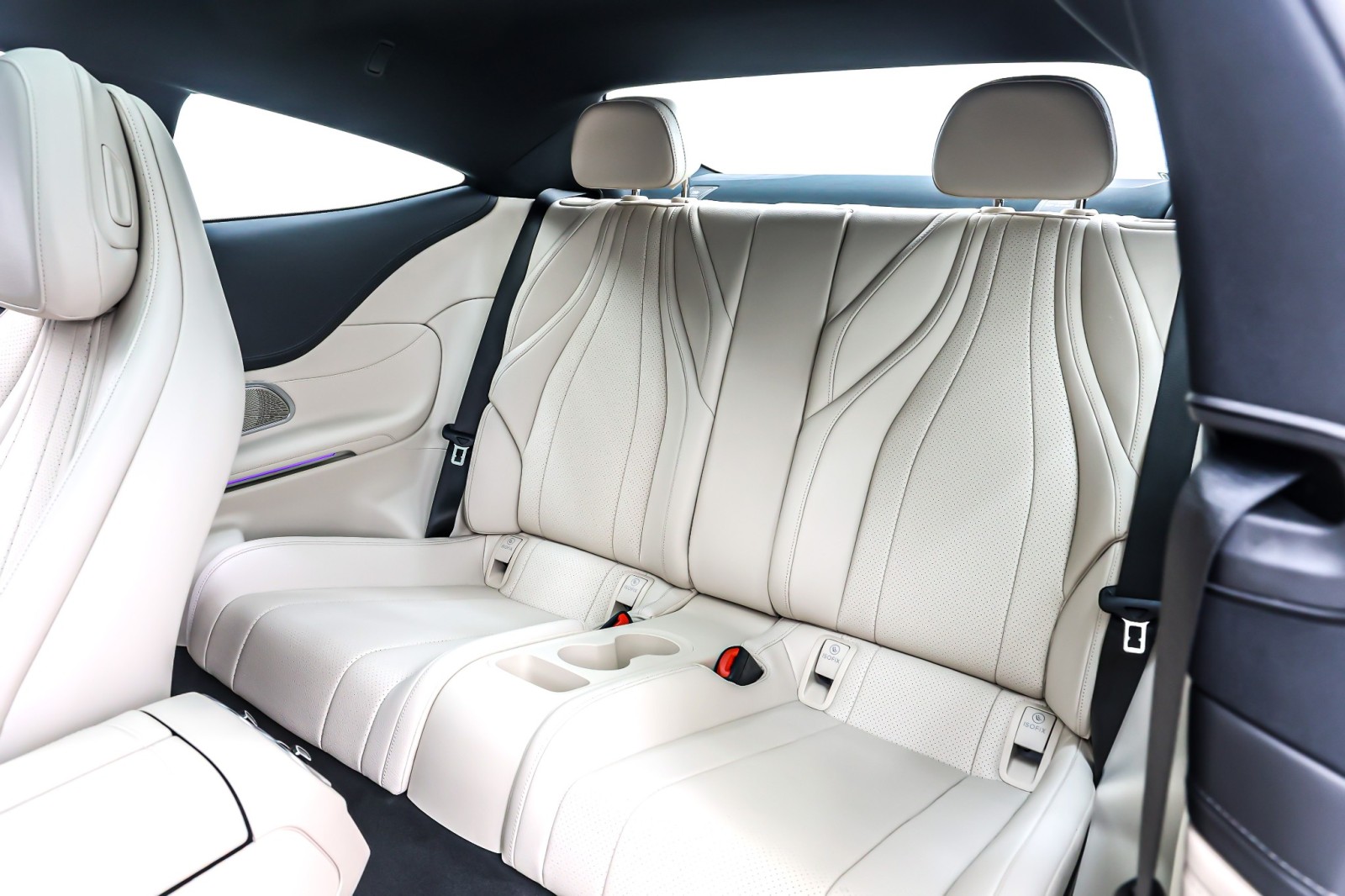 New 2026 MANUFAKTUR Moonlight White Metallic Mercedes-Benz CLE 300 image 8