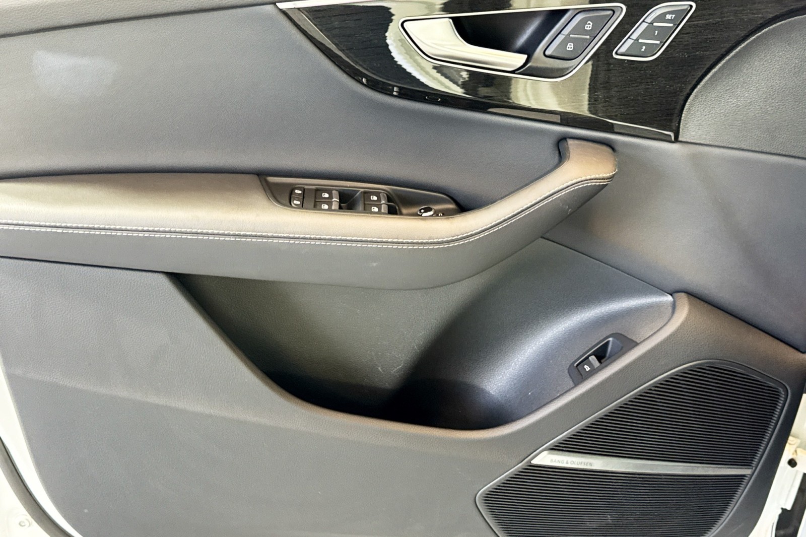 Used 2025 Carrara White Audi Premium Plus image 17