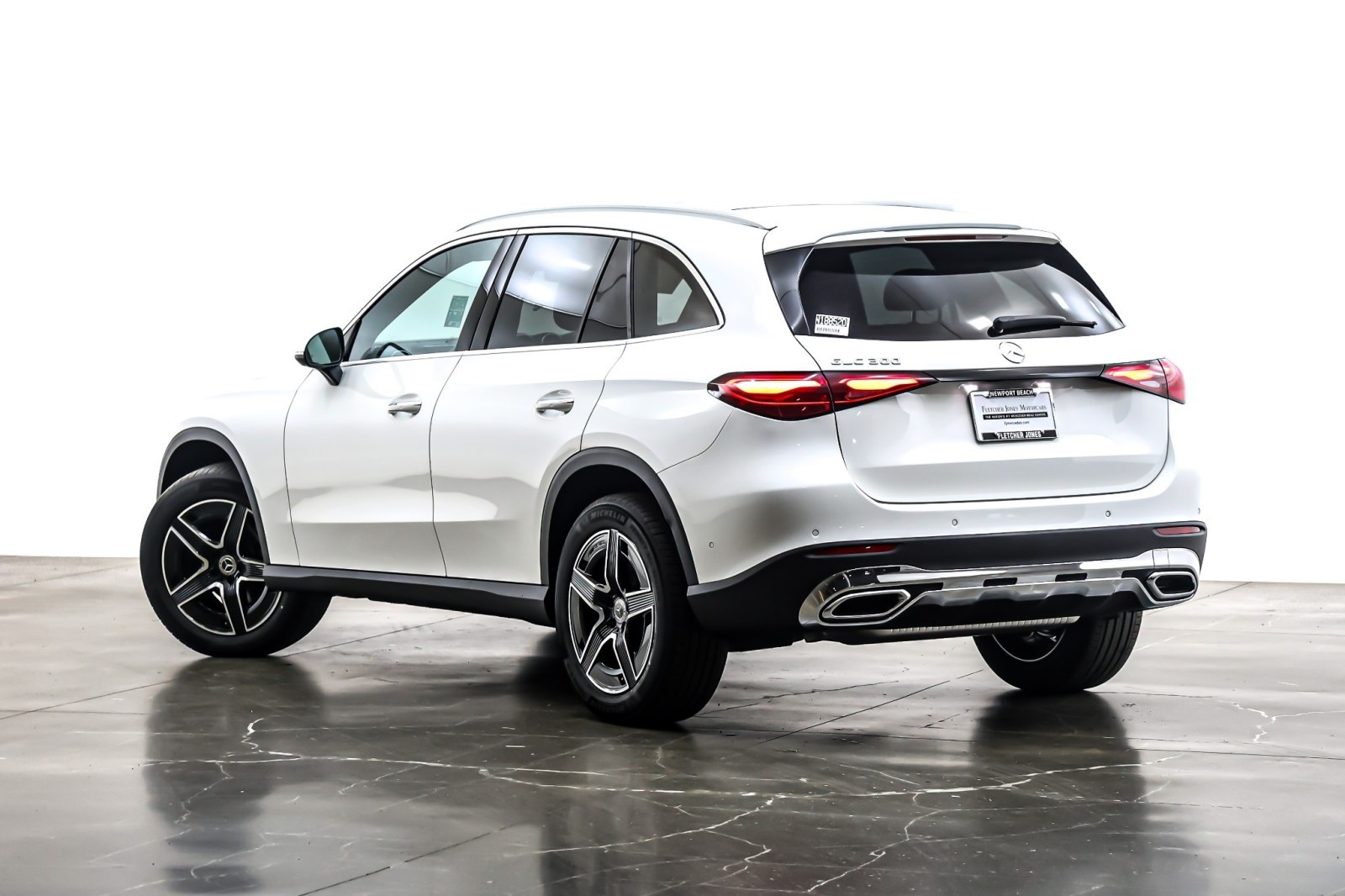 New 2026 Polar White Mercedes-Benz GLC 300 image 12