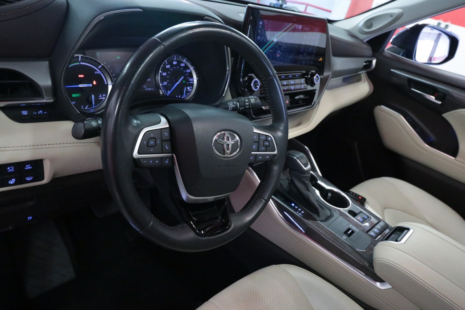 Used Car 2022 Toyota Highlander  Hybrid Platinum For Sale Under $40,000 In Austin, Texas