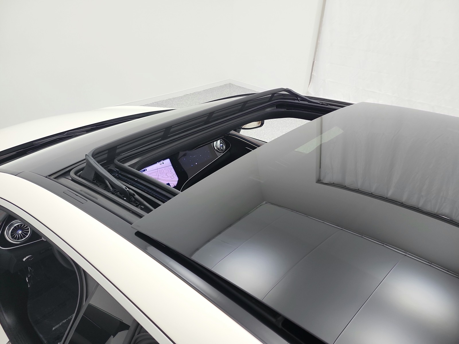 Certified Used 2023 MANUFAKTUR Diamond White Mercedes-Benz EQS 580 4MATIC® Sedan image 14