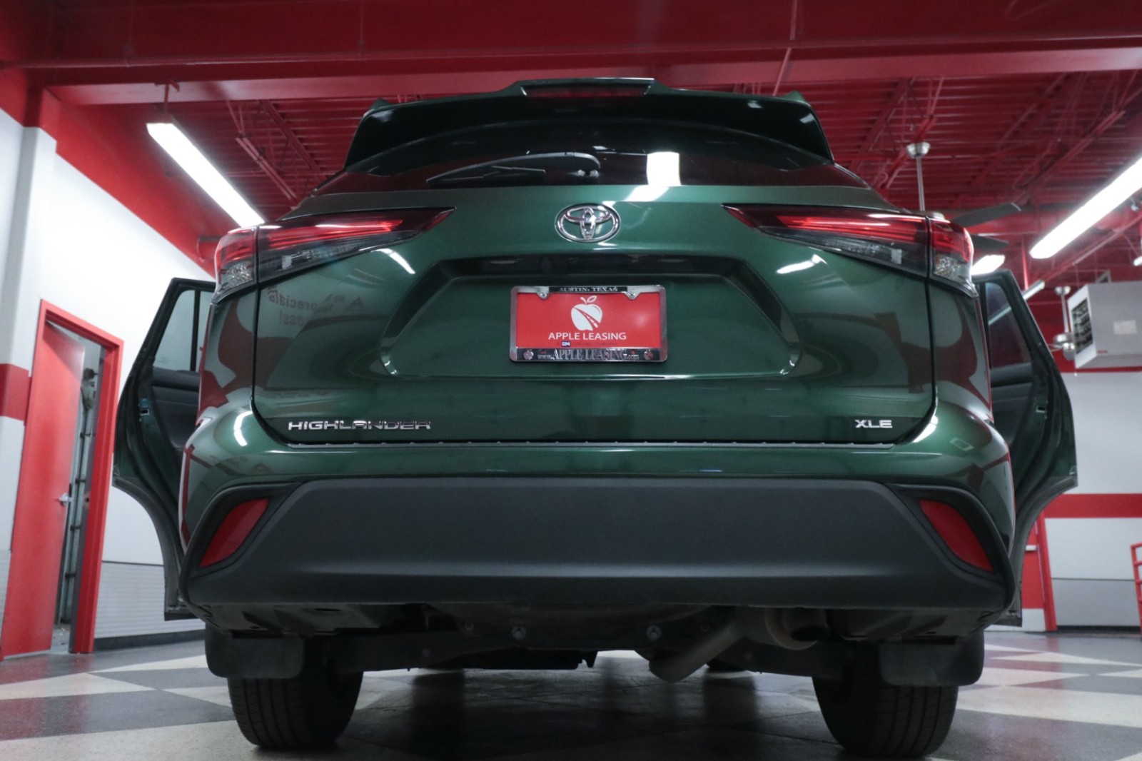 Used Car 2024 Toyota Highlander  Xle For Sale Under $40,000 In Austin, Texas