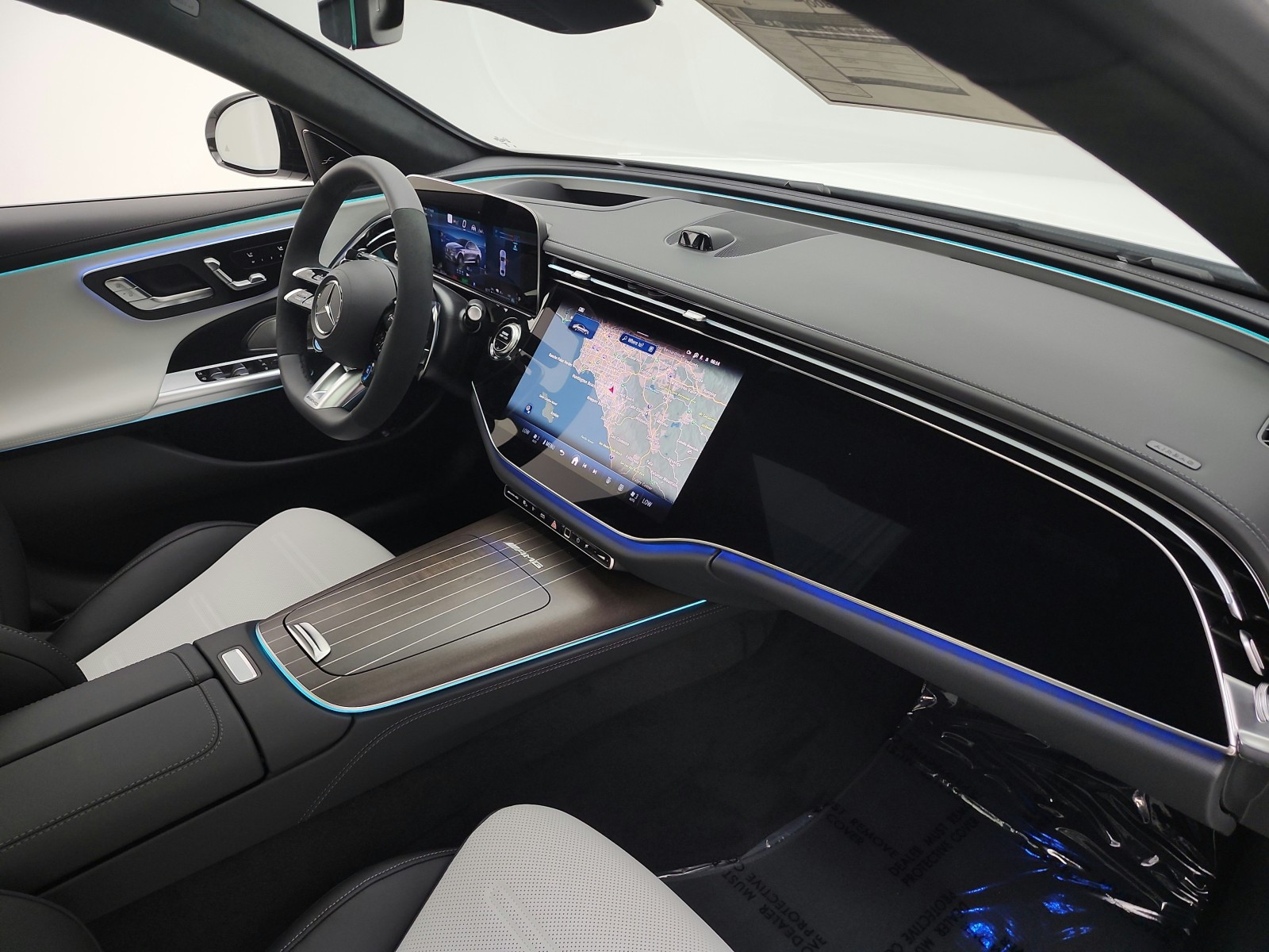 New 2026 MANUFAKTUR Moonlight White Metallic Mercedes-Benz AMG® E 53 E 4MATIC+ Sedan image 12