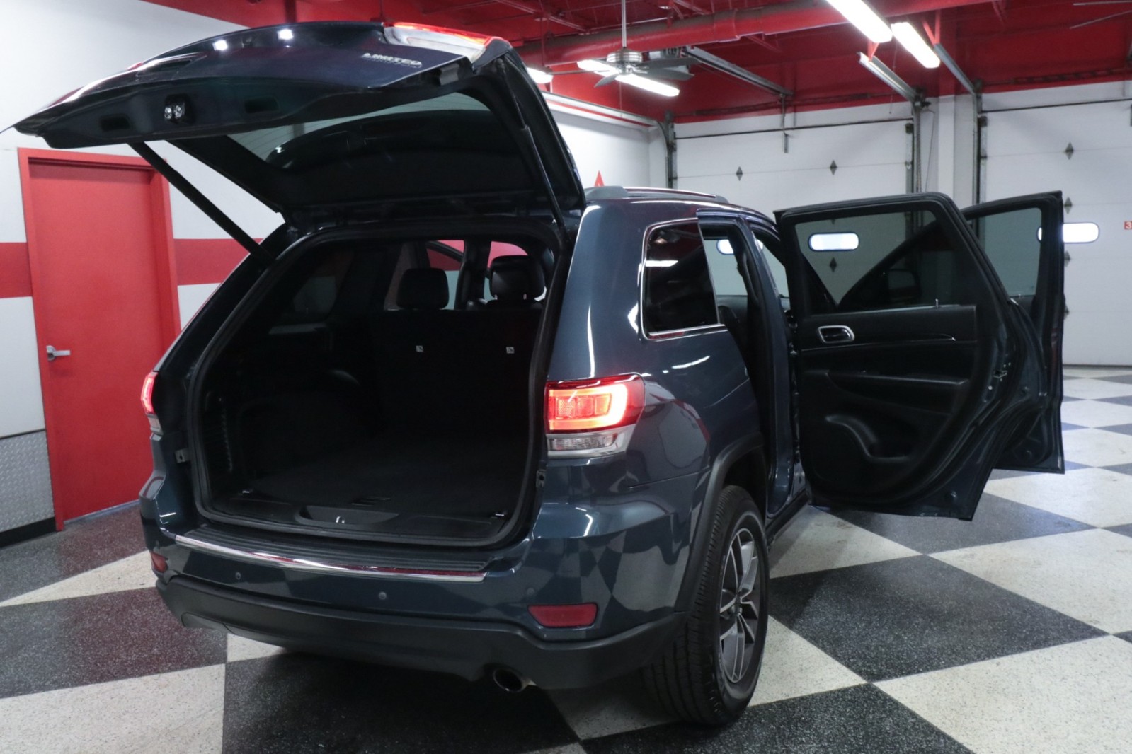 Used Car 2021 Jeep Grand Cherokee  Limited For Sale Under $25,000 In Austin, Texas