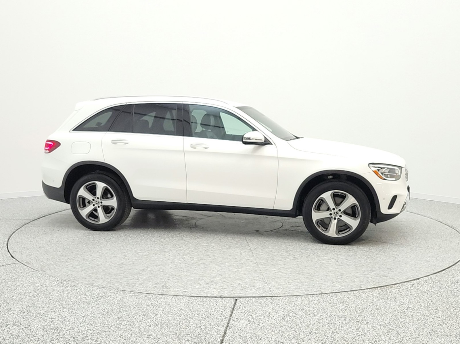 Used 2022 Polar White Mercedes-Benz GLC 300 SUV image 4