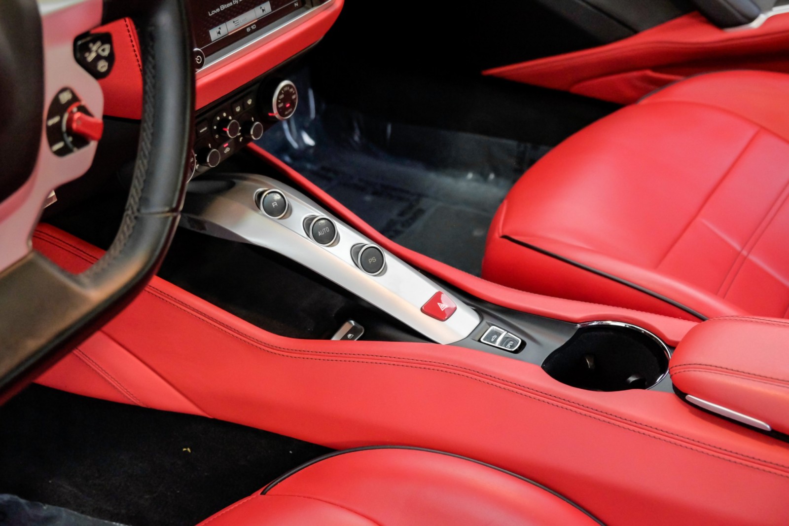 2015 Ferrari California T Convertible MagneRide HiFiSound Shields 20Forged 29