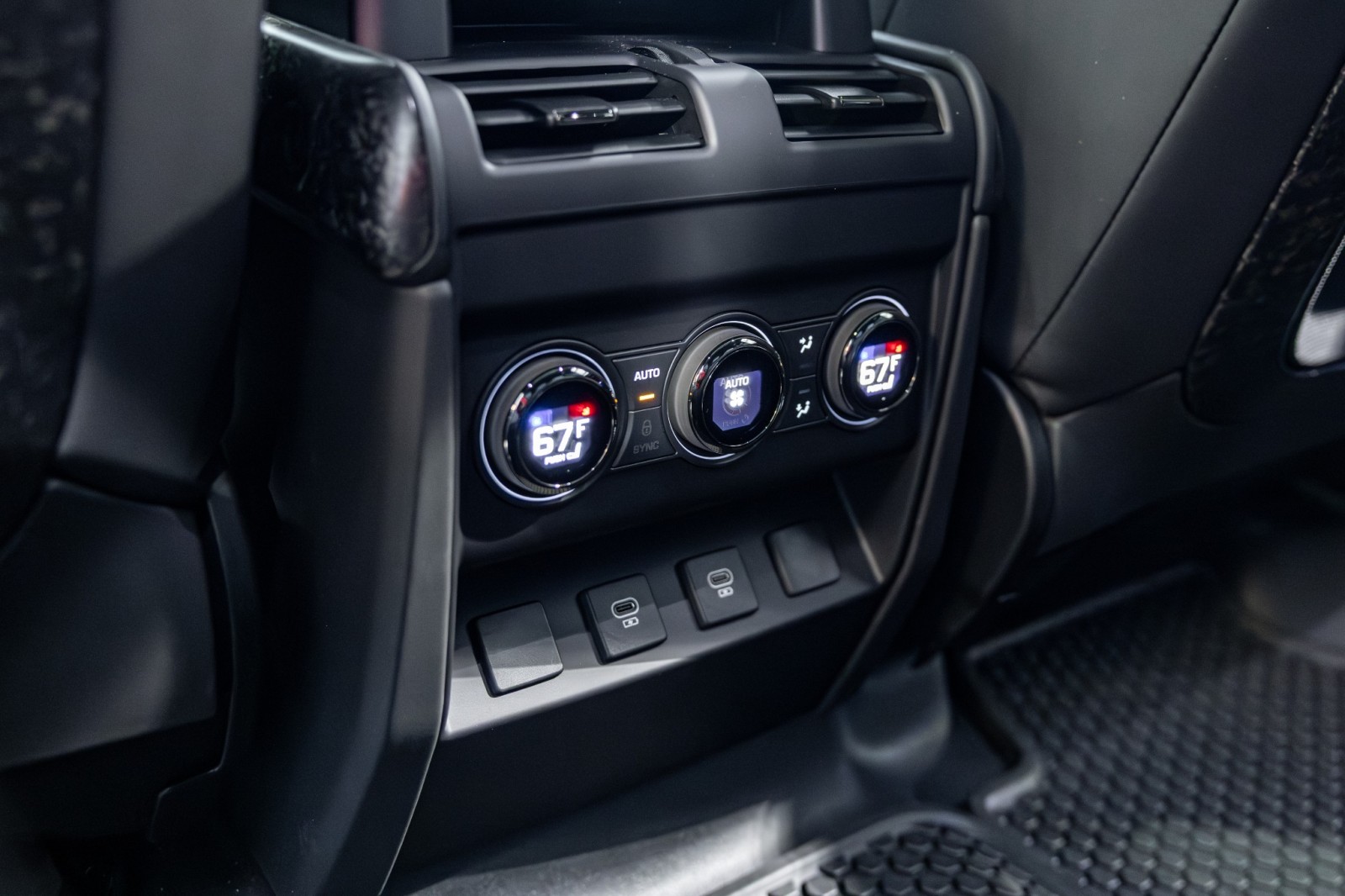 Used Car 2025 Land Rover Defender  Octa Edition One For Sale Under $170,000 In Boerne, Texas