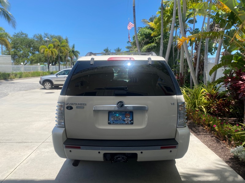 2007 Mercury Mountaineer SUV Premier 1 OWNER in ,
