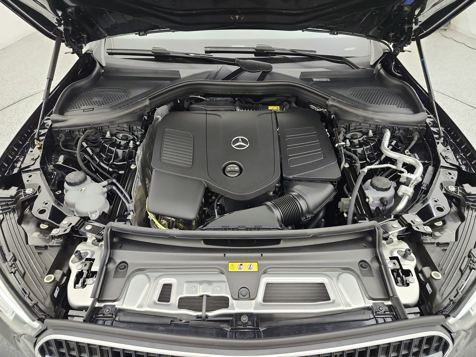 New 2027 Black Mercedes-Benz GLC 300 SUV image 12