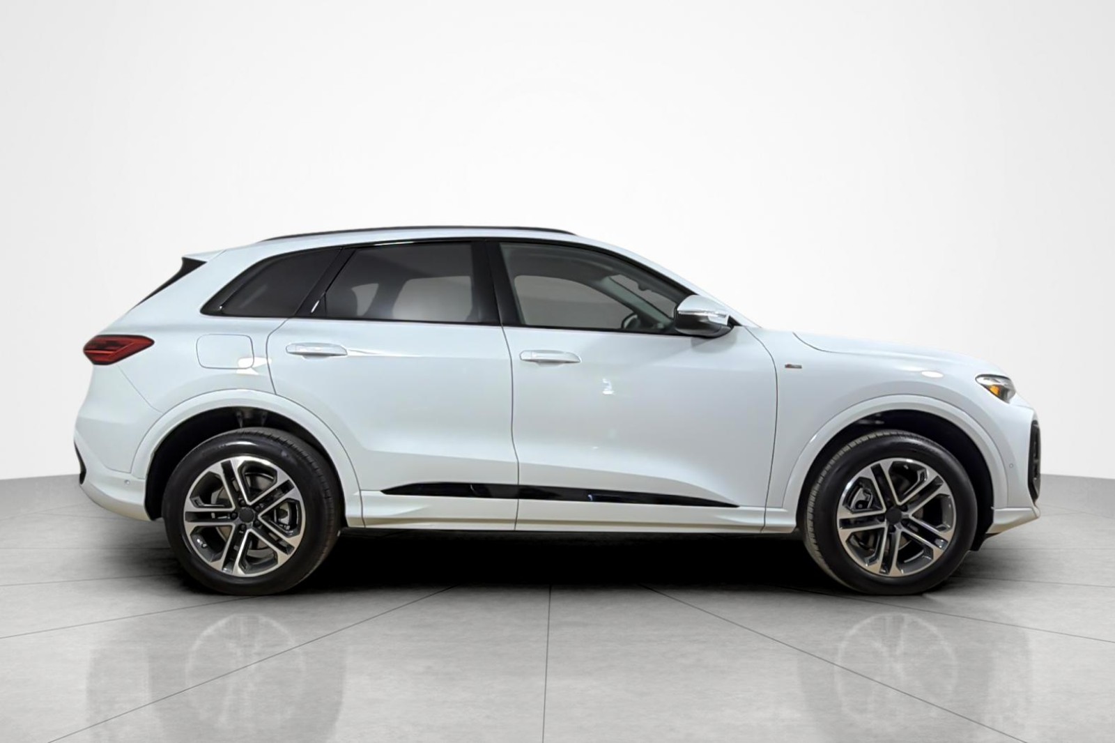 New 2026 Glacier White Metallic Audi Premium 2.0 TFSI quattro image 7