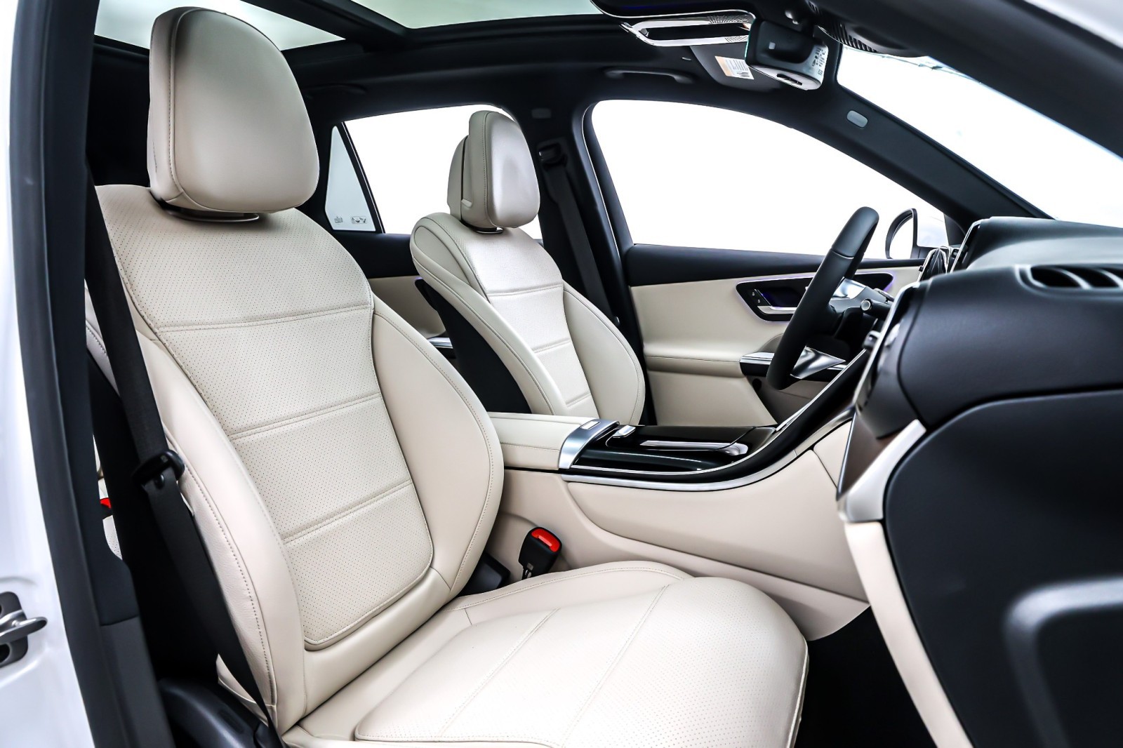 New 2026 Polar White Mercedes-Benz GLC 300 image 7