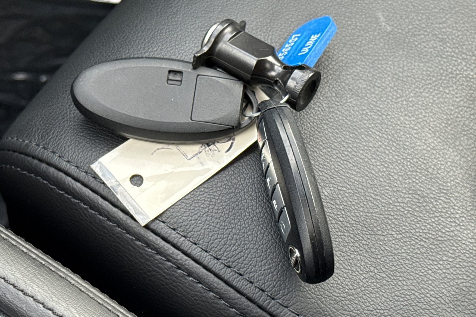 Used 2022 WHITE Nissan 4x4 SL image 26