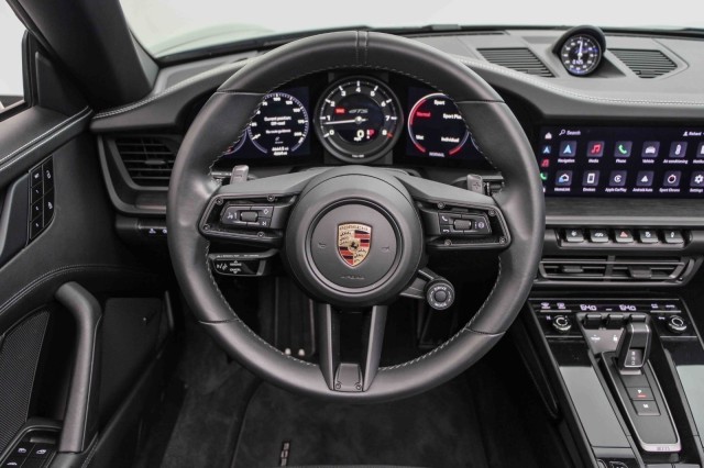 2022 Porsche 911 Carrera 4 GTS 28