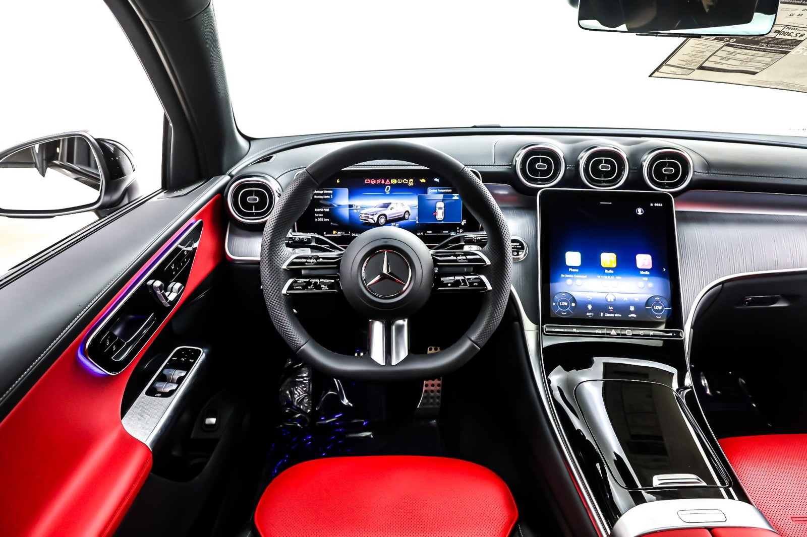 New 2026 Polar White Mercedes-Benz GLC 300 image 4