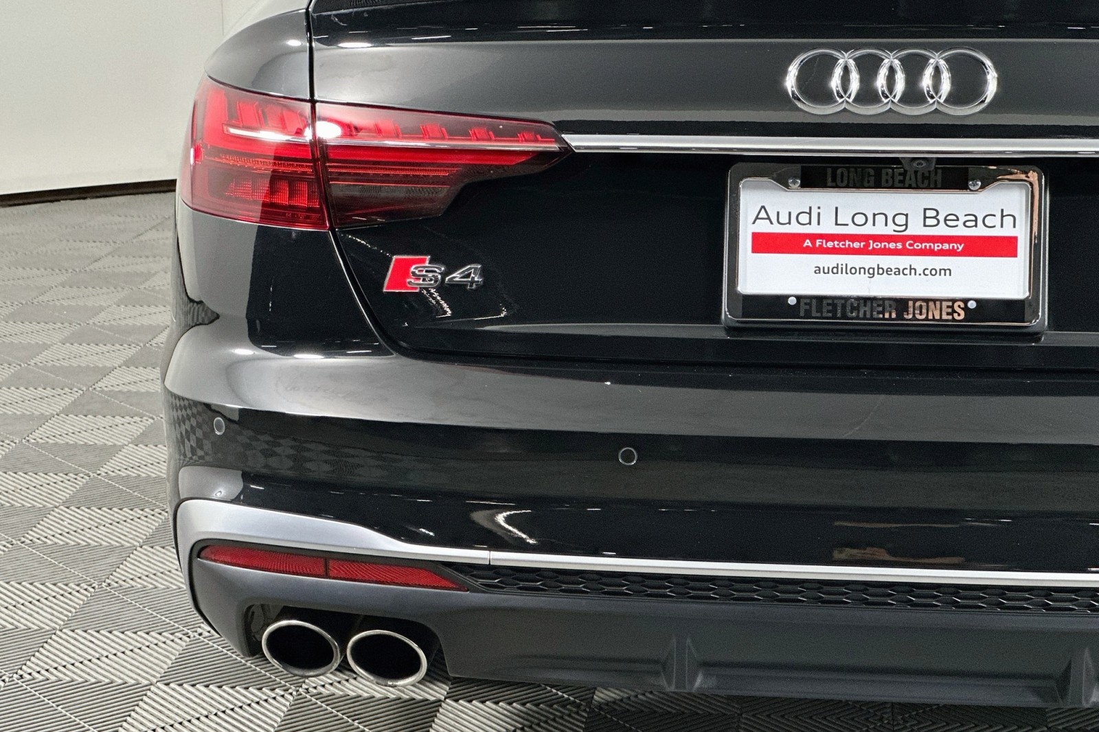 Used 2023 Mythos Black Metallic Audi Premium Plus image 17