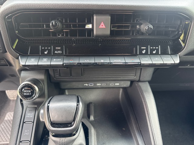 ToyotaLand Cruiser25