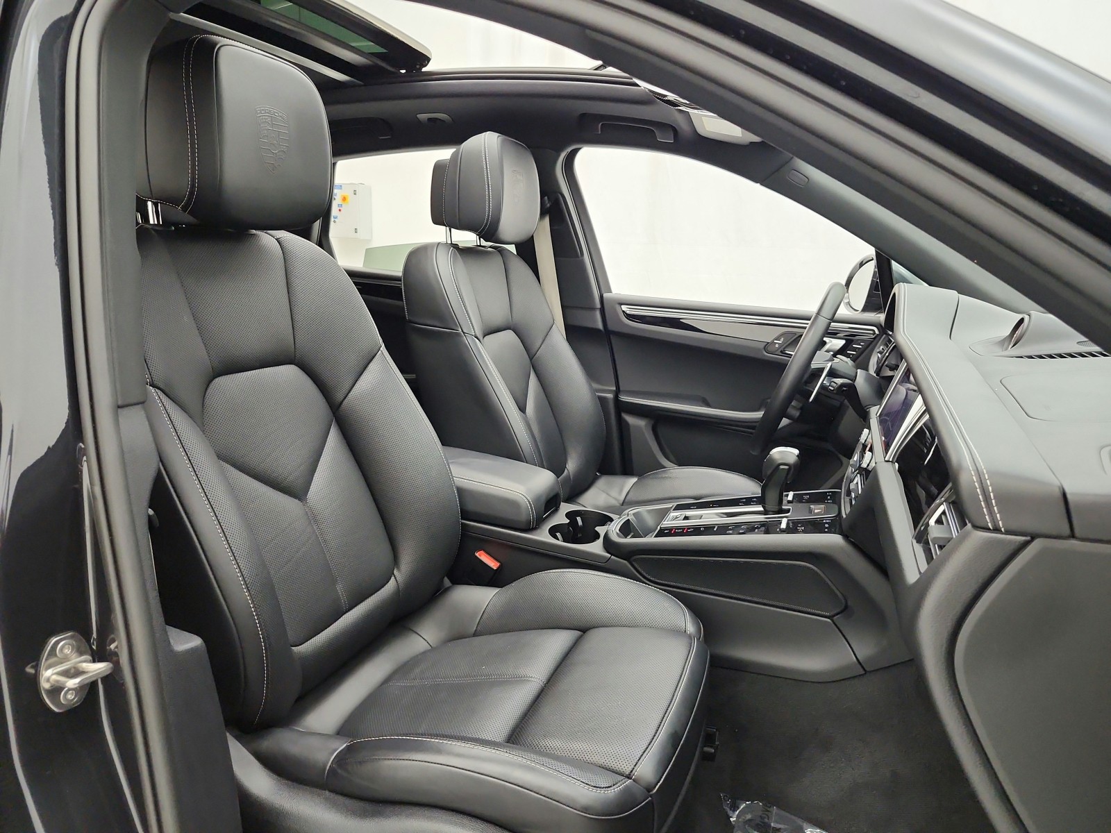 Used 2023 Volcano Grey Metallic Porsche S AWD image 21