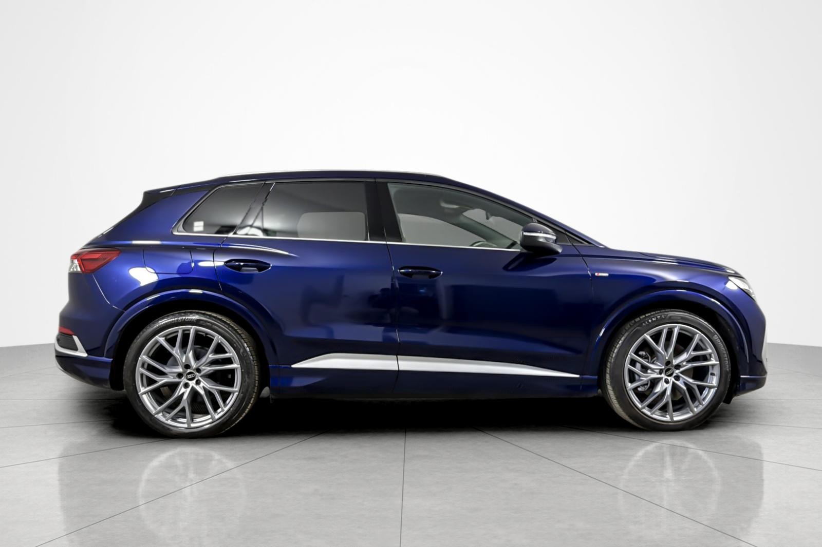 Used 2025 Navarra Blue Metallic Audi Premium Plus 55 quattro image 6
