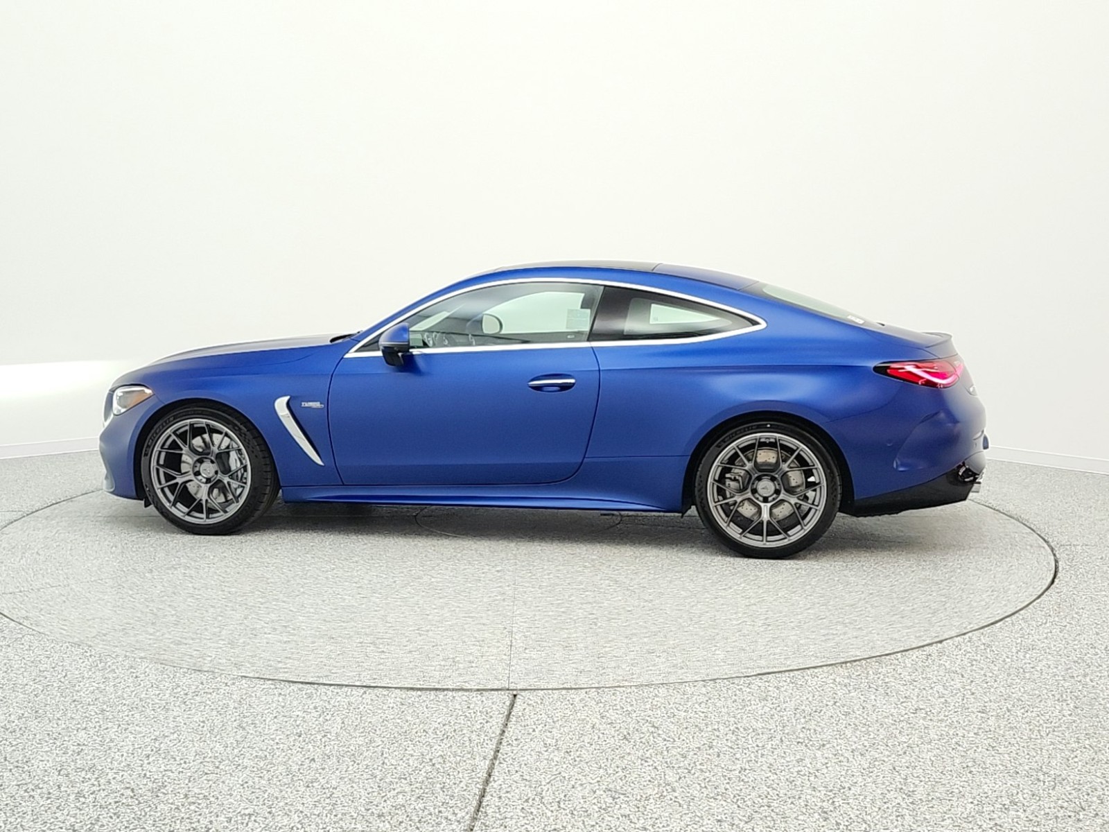 New 2026 MANUFAKTUR Starling Blue Magno Mercedes-Benz AMG® CLE 53 4MATIC+ Coupe image 8