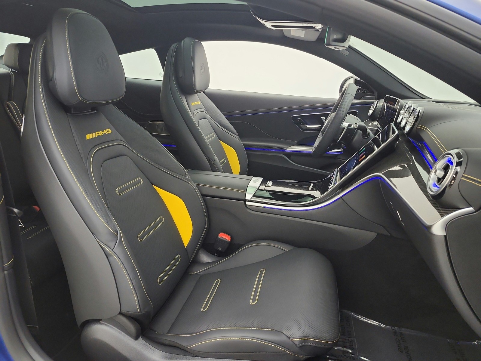 New 2026 MANUFAKTUR Starling Blue Magno Mercedes-Benz AMG® CLE 53 image 13