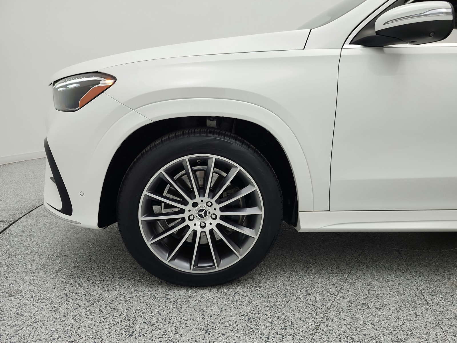 Used 2024 Polar White Mercedes-Benz GLE 350 4MATIC® SUV image 18