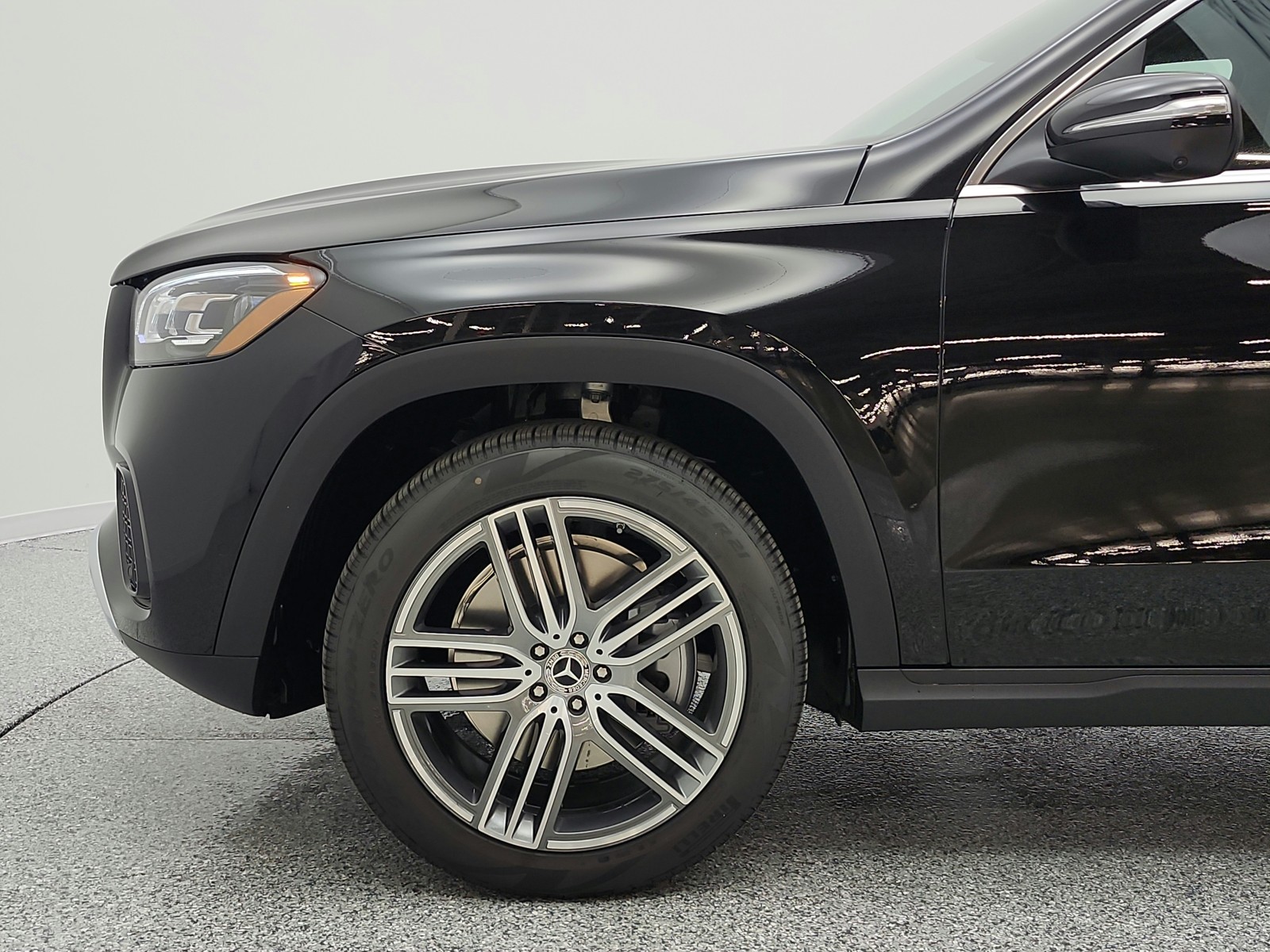 New 2026 Obsidian Black Metallic Mercedes-Benz GLS 450 4MATIC® SUV image 15