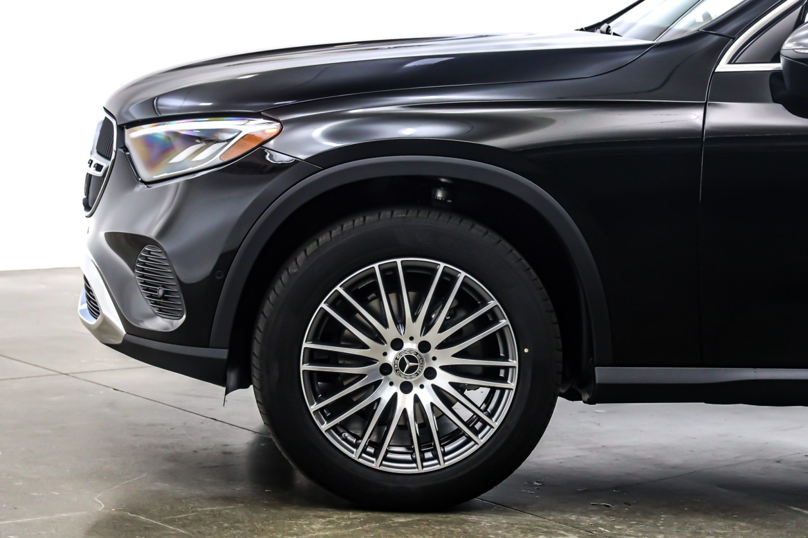 New 2026 Black Mercedes-Benz GLC 300 image 10