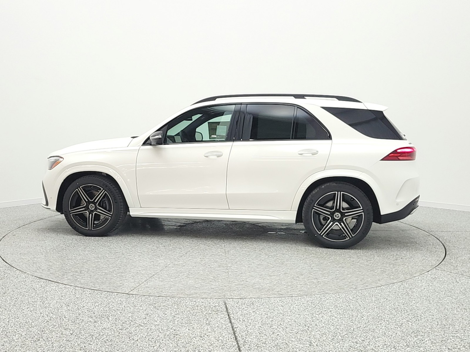 New 2026 Polar White Mercedes-Benz GLE 350 image 8