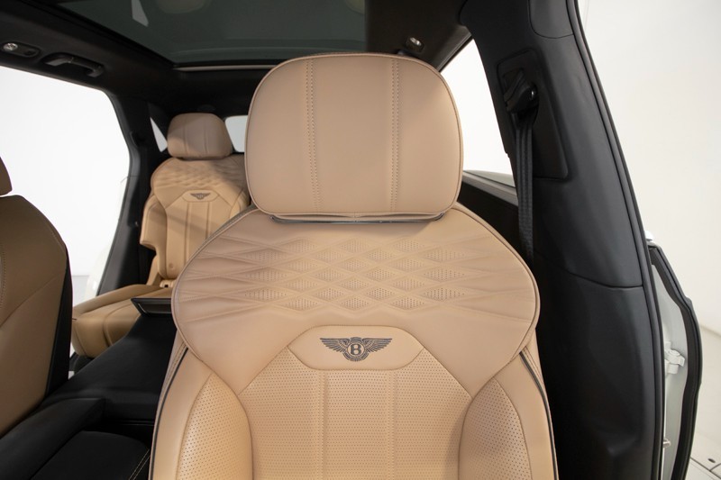 2024 Bentley Bentayga EWB Bentayga EWB Azure ($281,000 MSRP) *1-OWNER* in , 