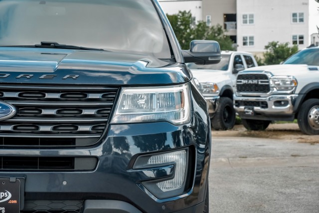 2017 Ford Explorer XLT 40