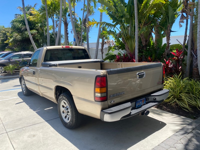 2005 GMC Sierra 1500 LOW MILES 83837 AC NO ACCIDENTS in ,