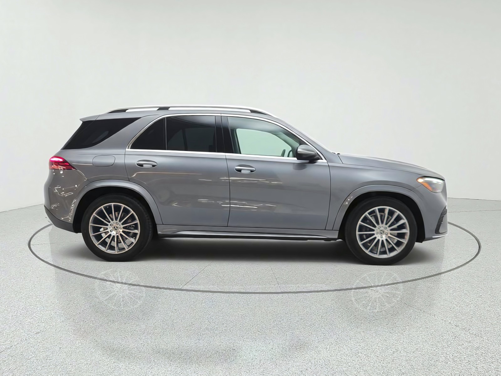 New 2026 Selenite Grey Metallic Mercedes-Benz GLE 450 4MATIC® SUV image 4