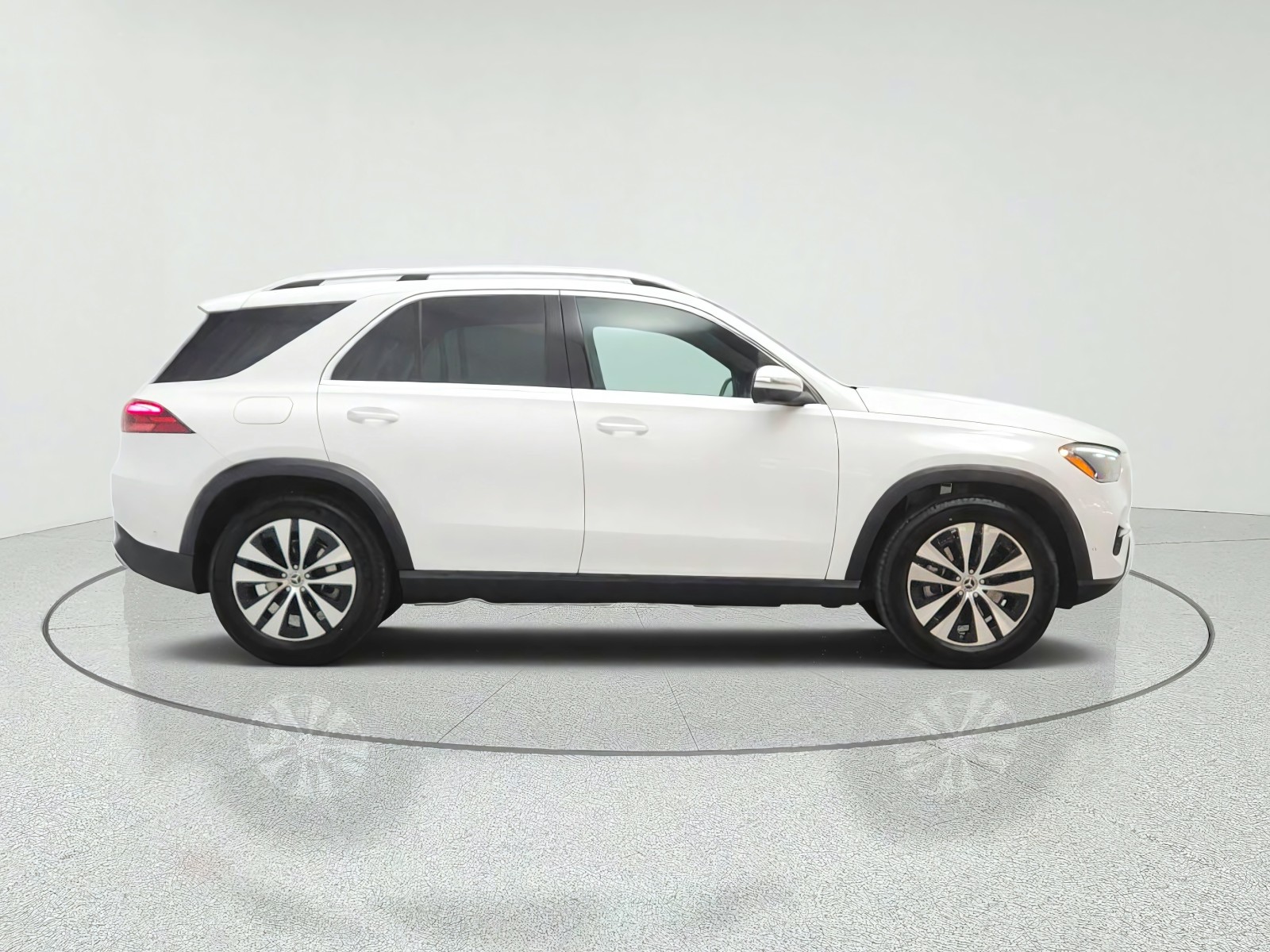 New 2026 Polar White Mercedes-Benz GLE 350 4MATIC® SUV image 4
