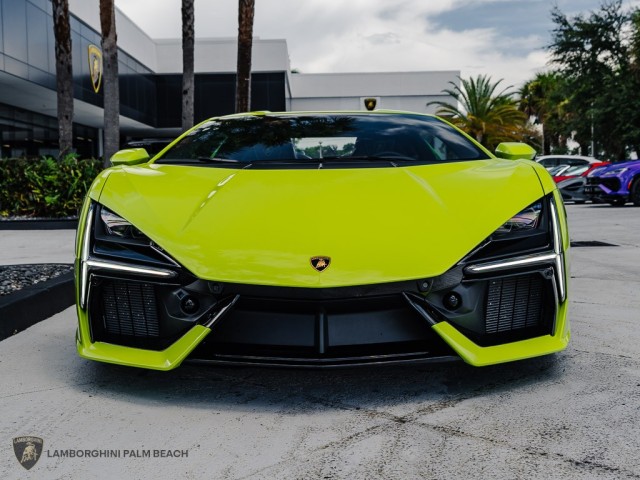 Lamborghini Revuelto