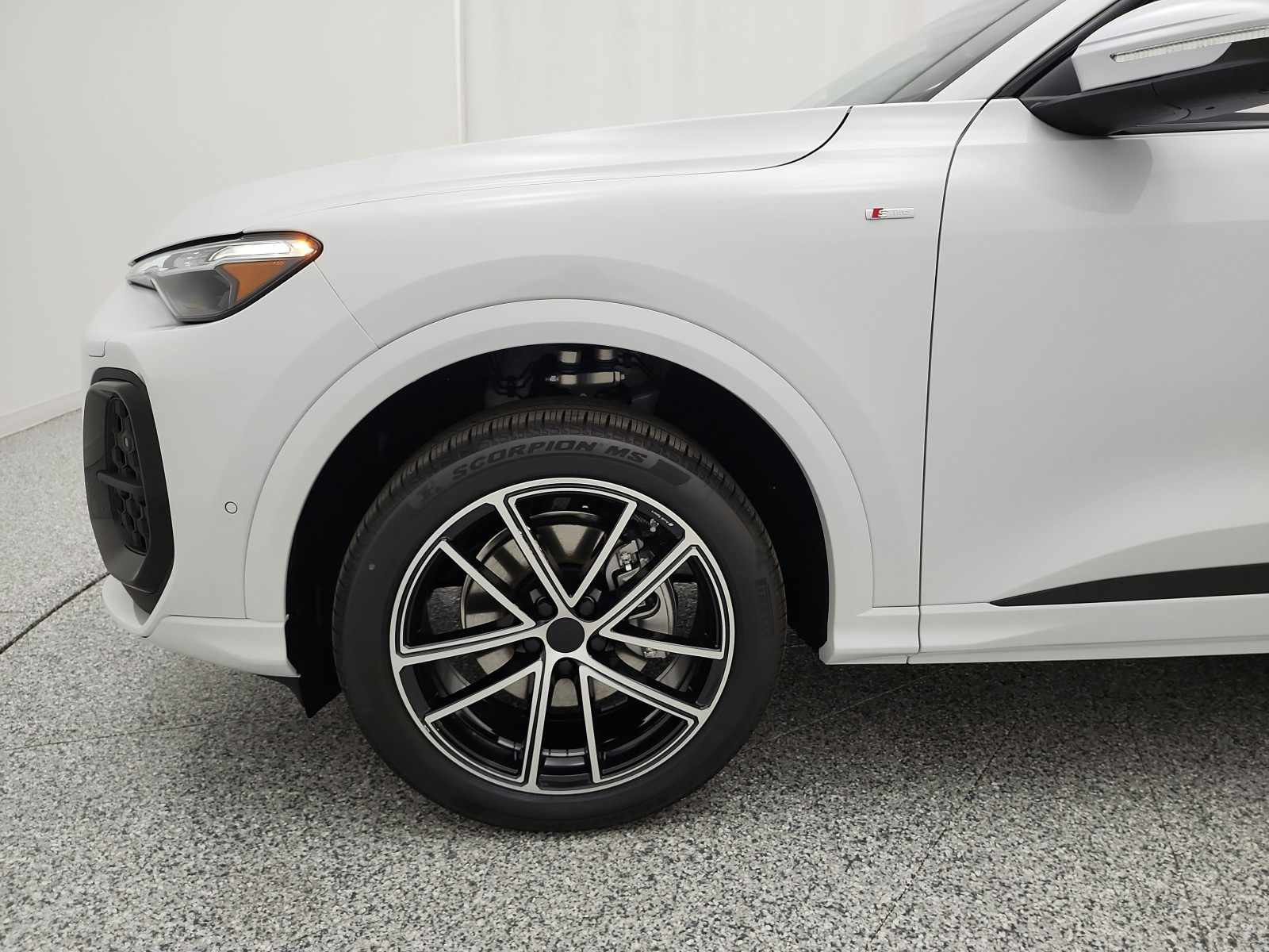 New 2026 Glacier White Metallic Audi Premium Plus 2.0 TFSI quattro image 13
