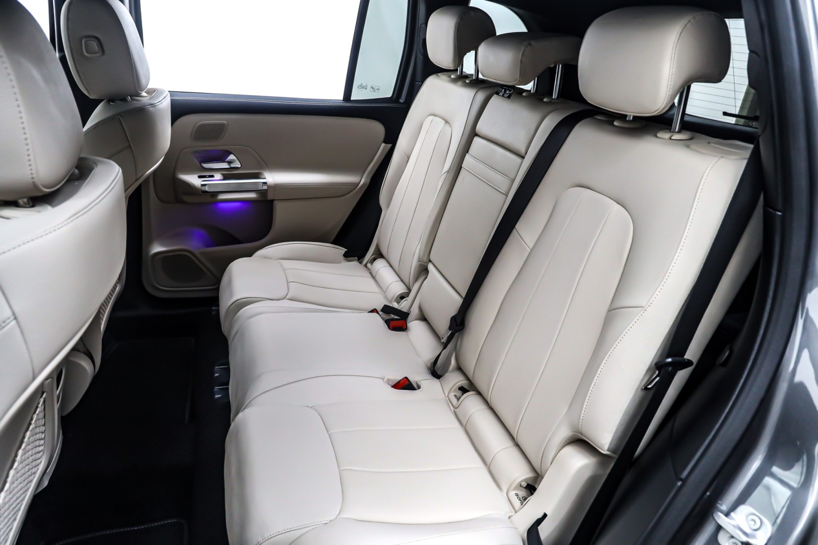 New 2026 Mountain Grey Metallic Mercedes-Benz GLB 250 image 8