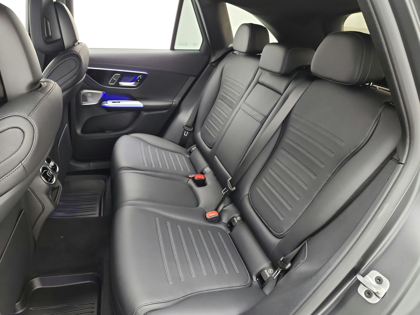 New 2026 MANUFAKTUR Graphite Grey Magno Mercedes-Benz GLC 300 4MATIC® SUV image 11