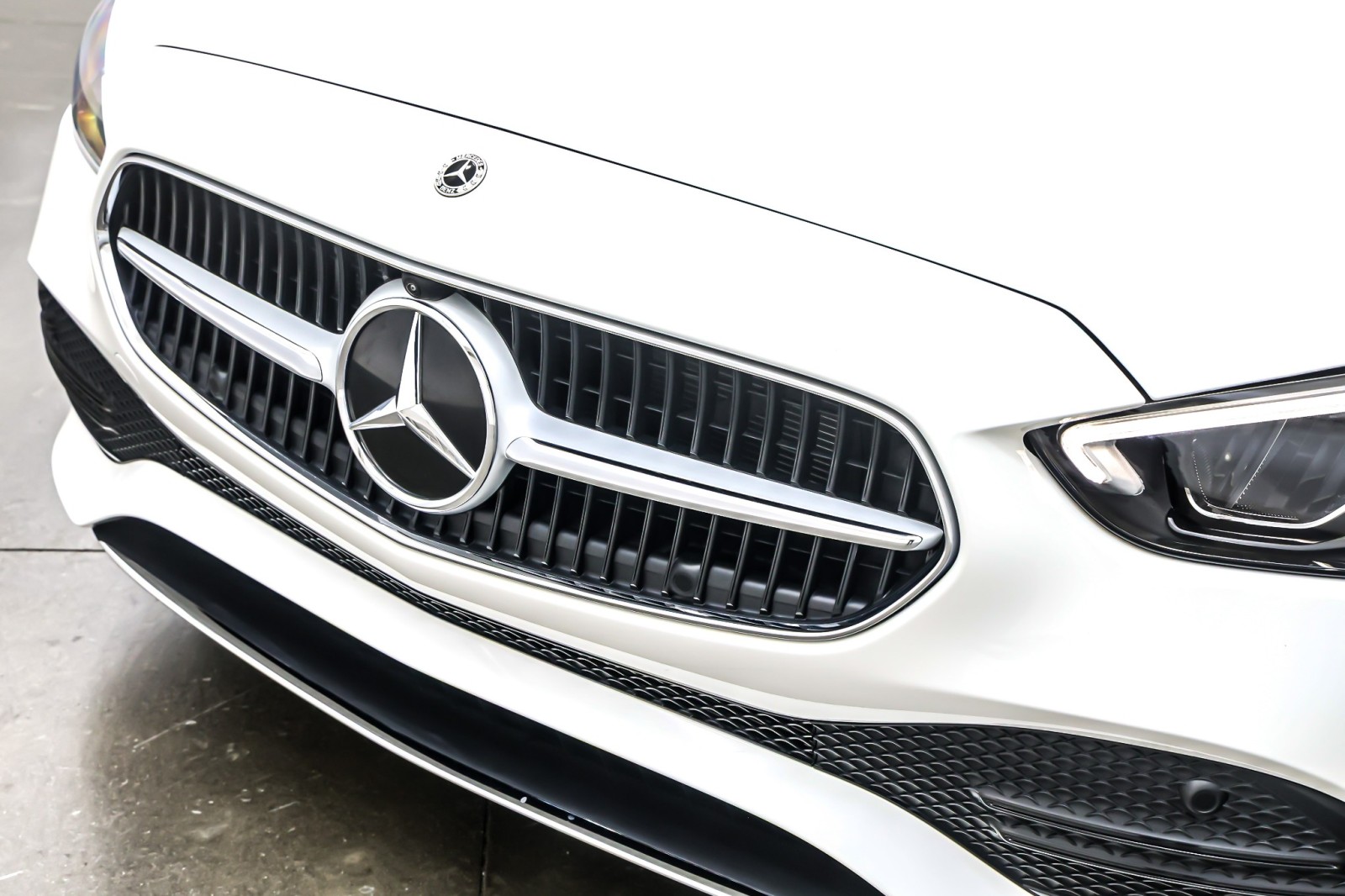 New 2026 Polar White Mercedes-Benz C 300 image 13