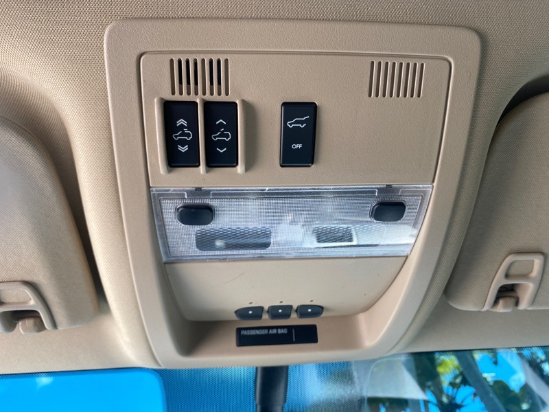 2013 Cadillac Escalade Luxury 1 OWNER LOW MILES 70,251 in ,