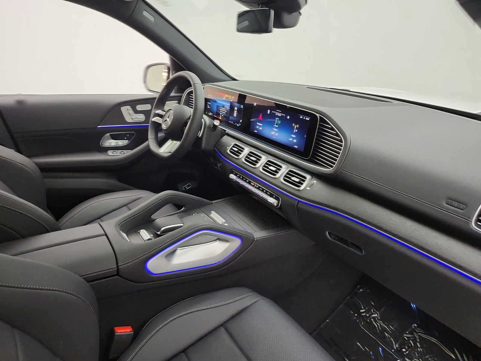 New 2026 Polar White Mercedes-Benz GLS 450 4MATIC® SUV image 15