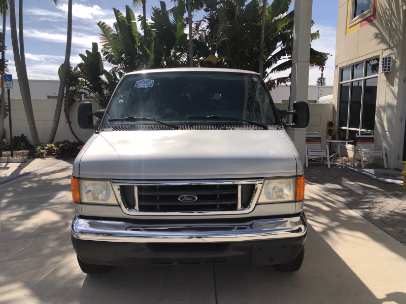 2006 Ford Econoline Wagon 15 PASS XLT LOW MILES 37,845 in , 