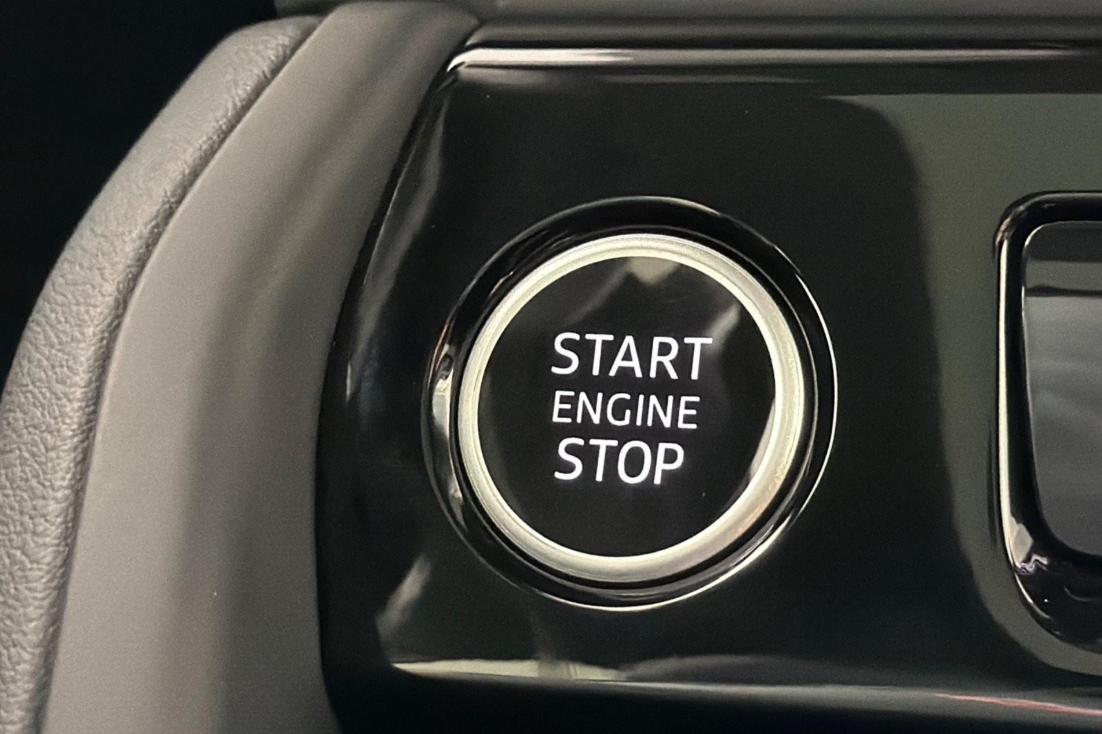 Used 2025 Tambora Gray Metallic Audi Premium 2.0 TFSI quattro image 22